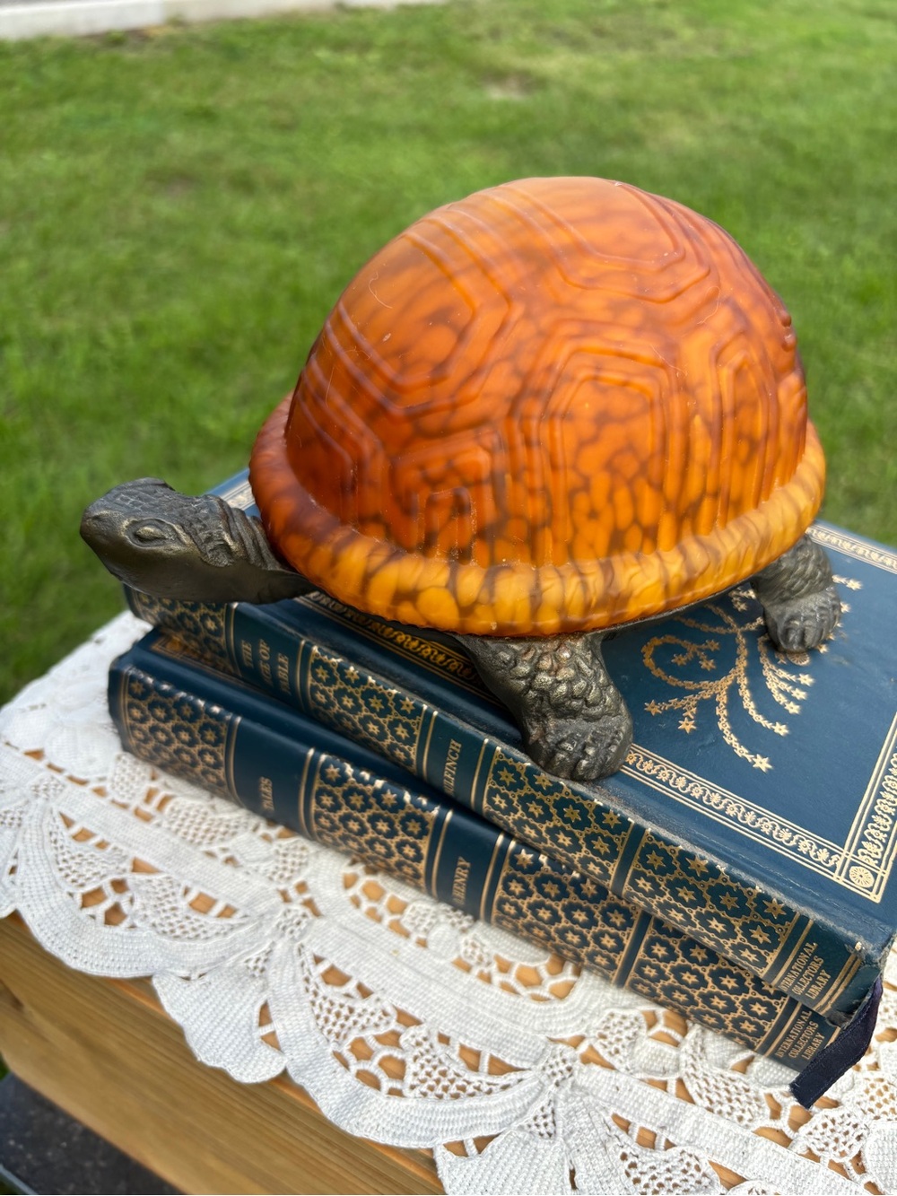 Vintage Turtle Lamp Amber Tiffany Style Glass Brass Base Tortoise Night Light - Picture 7 of 11
